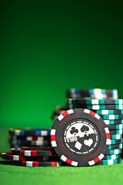 Mobile app dashboard showing live games and payment options